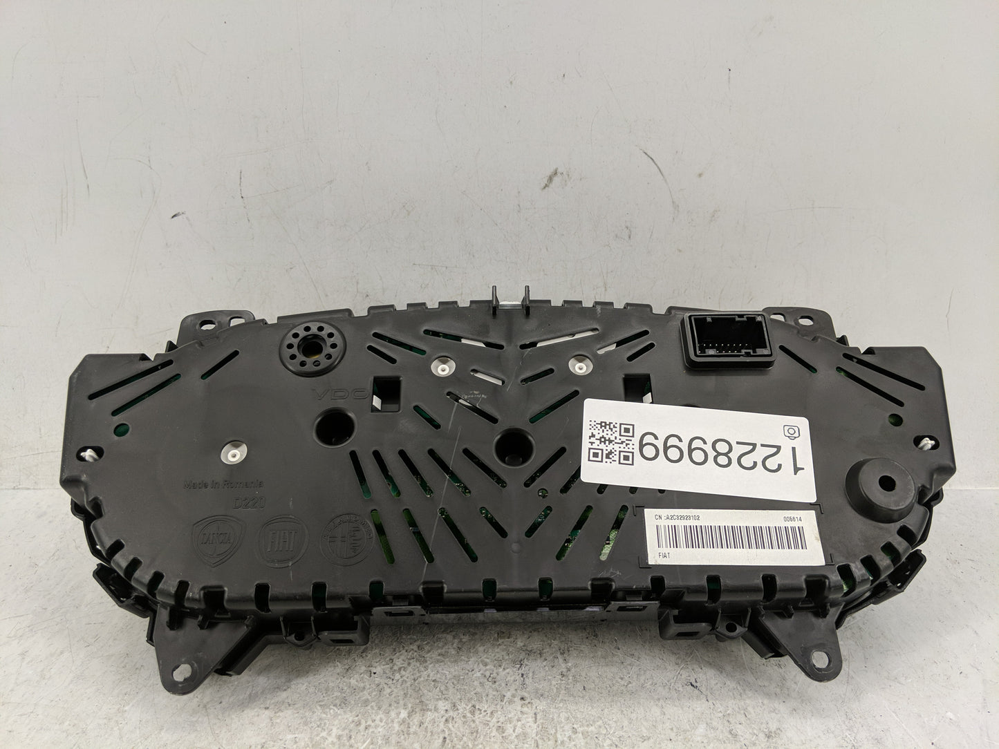 2014 Fiat 500 Instrument Cluster Speedometer Gauges P/N:51968387 Fits OEM Used Auto Parts - Oemusedautoparts1.com