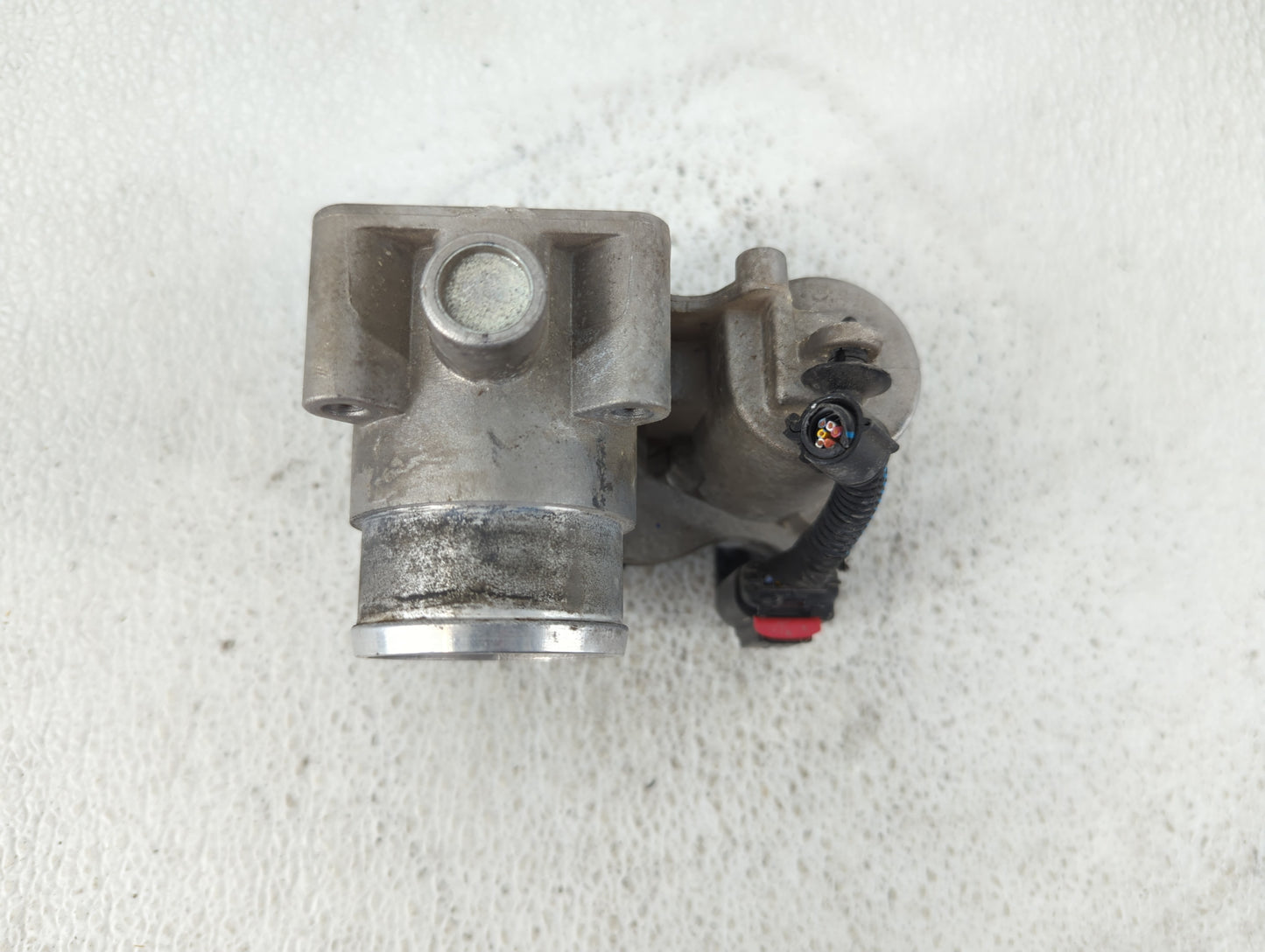 2013-2017 Fiat 500 Throttle Body P/N:04892945AA Fits Fits 2013 2014 2015 2016 2017 OEM Used Auto Parts - Oemusedautoparts1.c