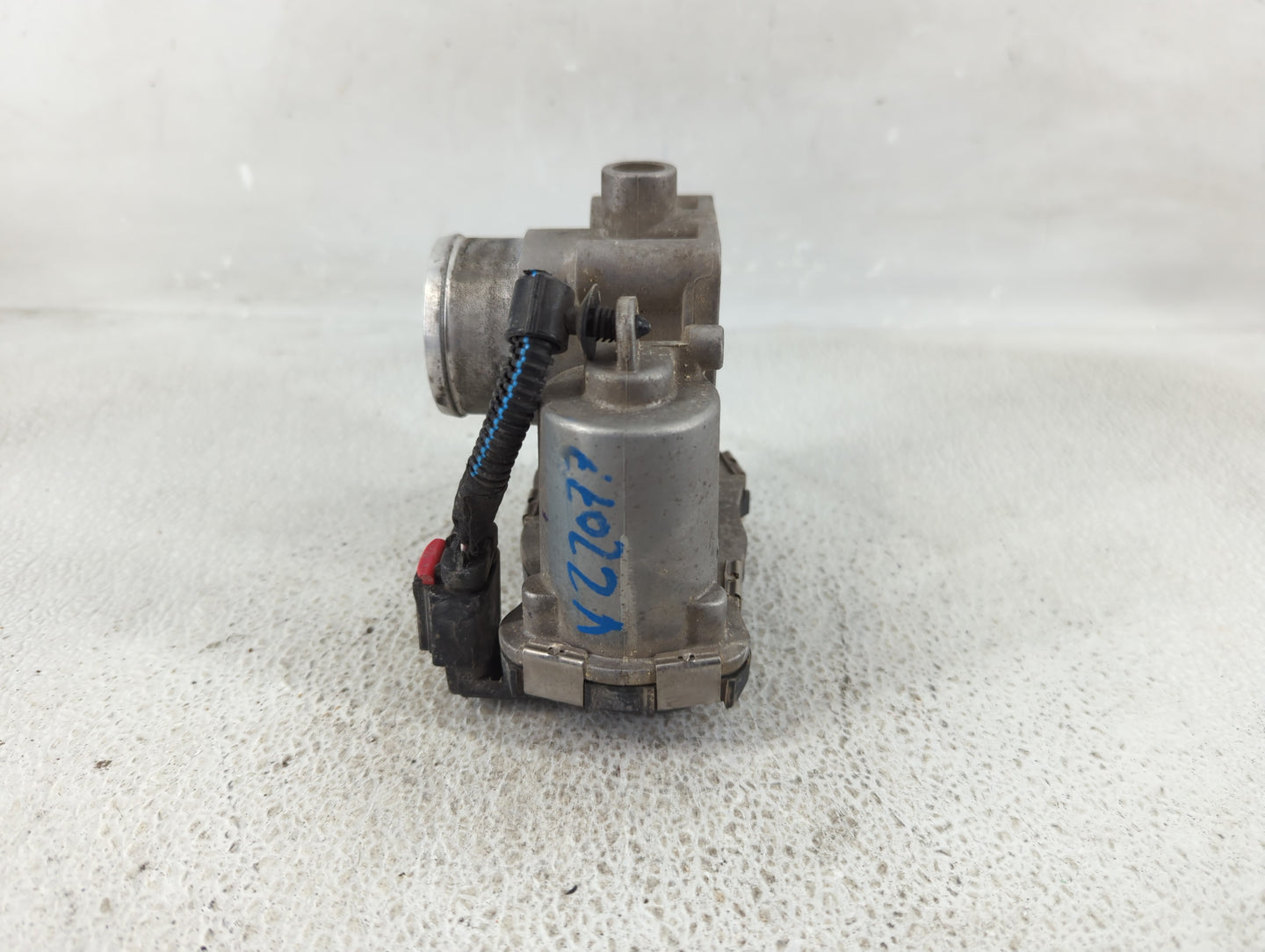 2013-2017 Fiat 500 Throttle Body P/N:04892945AA Fits Fits 2013 2014 2015 2016 2017 OEM Used Auto Parts - Oemusedautoparts1.c