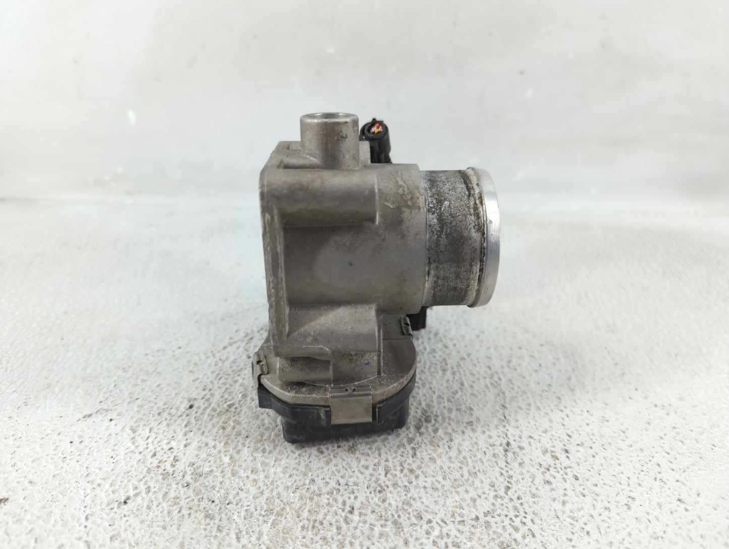 2013-2017 Fiat 500 Throttle Body P/N:04892945AA Fits Fits 2013 2014 2015 2016 2017 OEM Used Auto Parts - Oemusedautoparts1.c