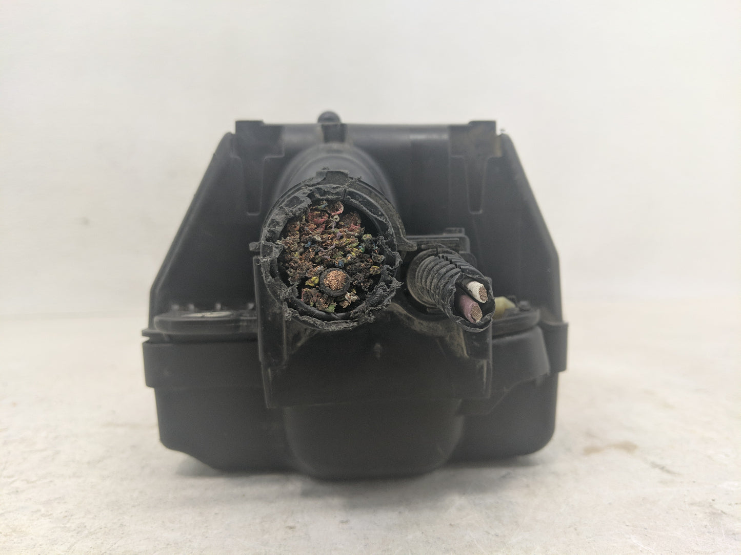 2014-2017 Fiat 500 Fusebox Fuse Box Panel Relay Module P/N:51890355 Fits Fits 2014 2015 2016 2017 OEM Used Auto Parts - Oemu