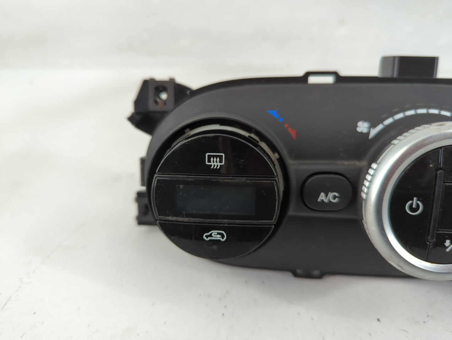 2014 Fiat 500 Climate Control Module Temperature AC/Heater Replacement P/N:07355806340 Fits OEM Used Auto Parts - Oemusedaut