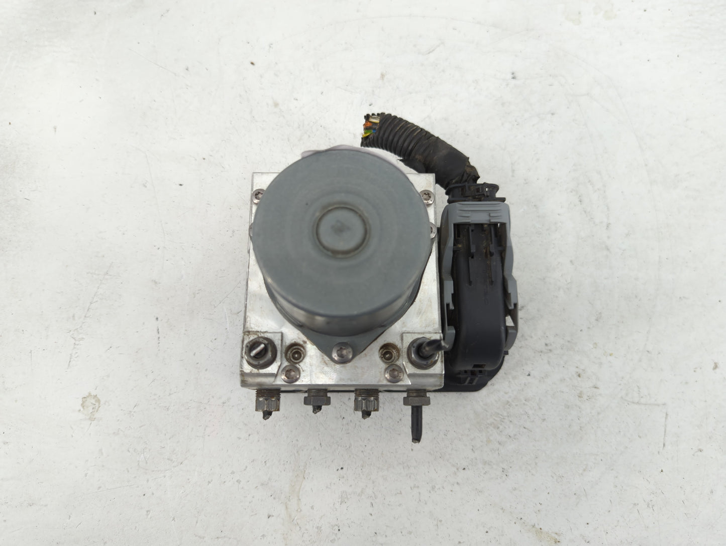 2014 Fiat 500 ABS Pump Control Module Replacement P/N:51973614 Fits OEM Used Auto Parts - Oemusedautoparts1.com