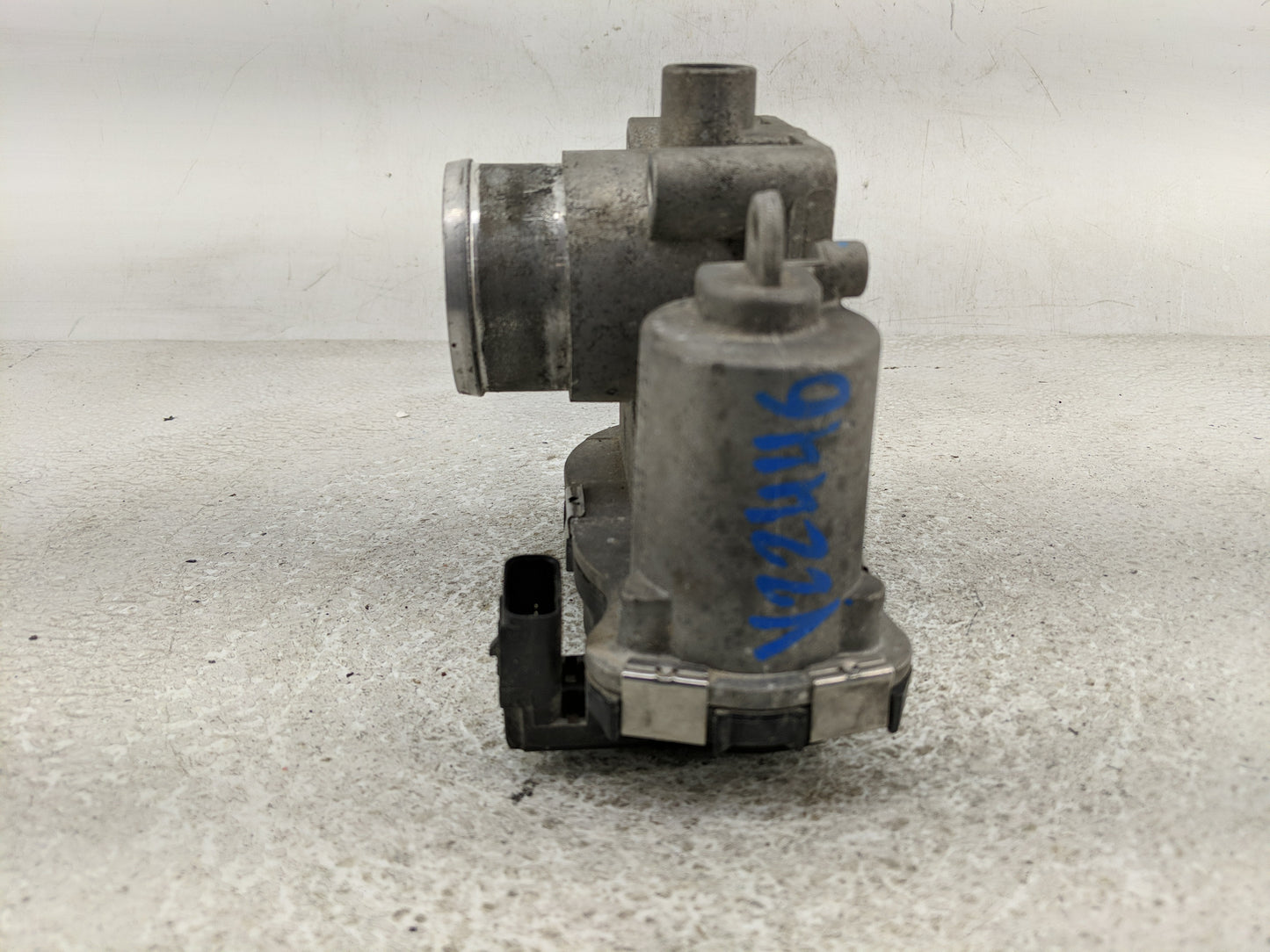 2013-2017 Fiat 500 Throttle Body P/N:04892945AA Fits Fits 2013 2014 2015 2016 2017 OEM Used Auto Parts - Oemusedautoparts1.c