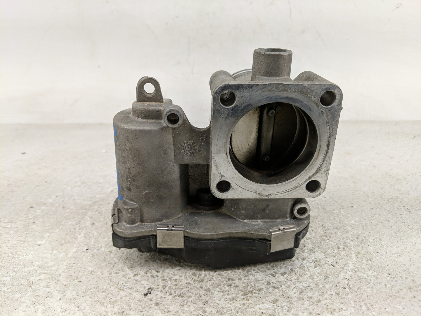 2013-2017 Fiat 500 Throttle Body P/N:04892945AA Fits Fits 2013 2014 2015 2016 2017 OEM Used Auto Parts - Oemusedautoparts1.c