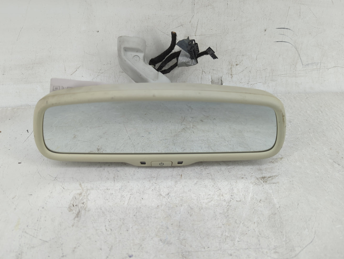 2014 Fiat 500 Interior Rear View Mirror Replacement OEM P/N:48466583 Fits OEM Used Auto Parts - Oemusedautoparts1.com