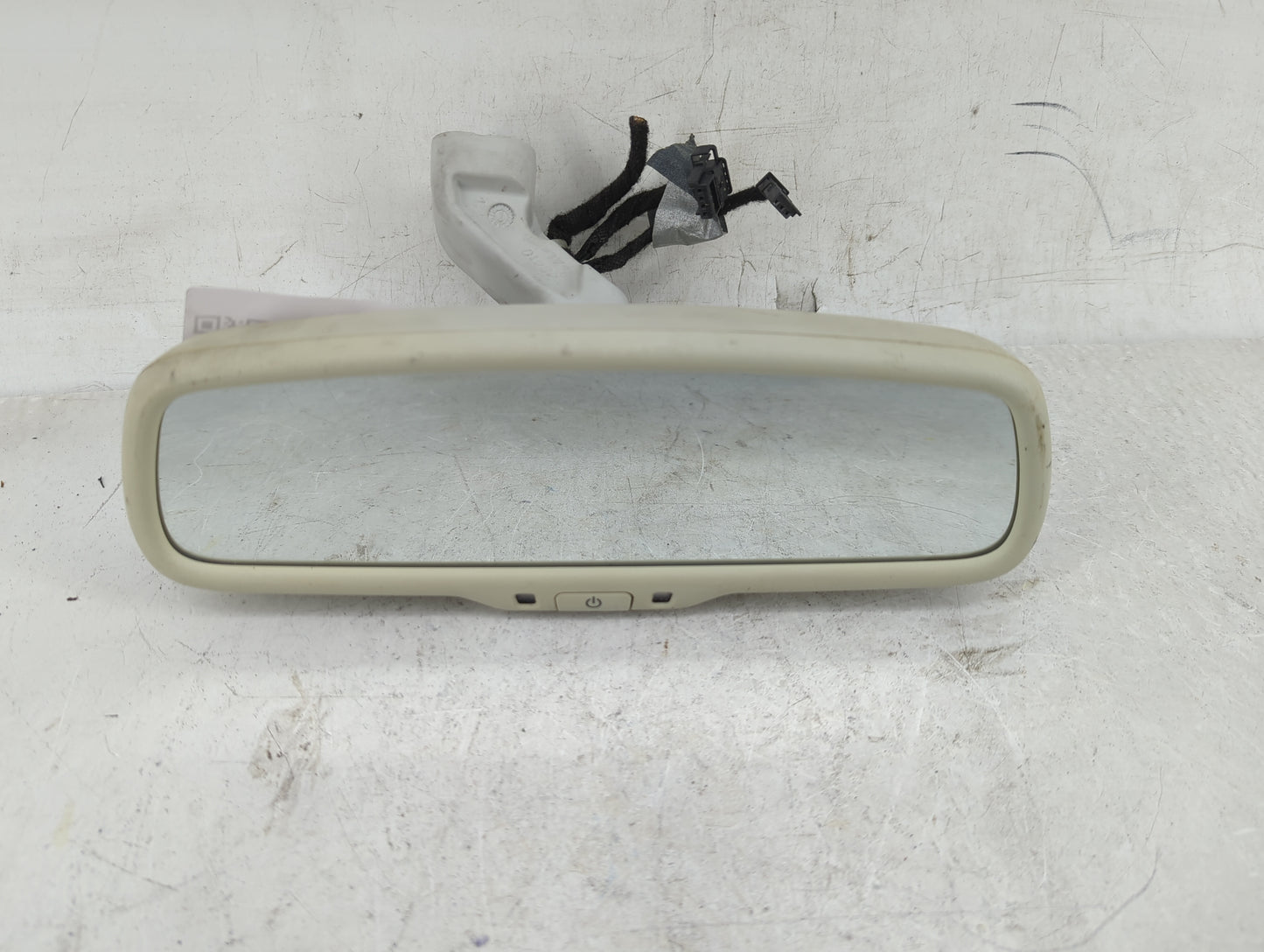 2014 Fiat 500 Interior Rear View Mirror Replacement OEM P/N:48466583 Fits OEM Used Auto Parts - Oemusedautoparts1.com