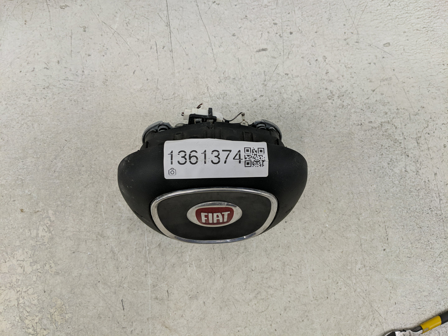 2014 Fiat 500 Air Bag Driver Left Steering Wheel Mounted Fits OEM Used Auto Parts - Oemusedautoparts1.com