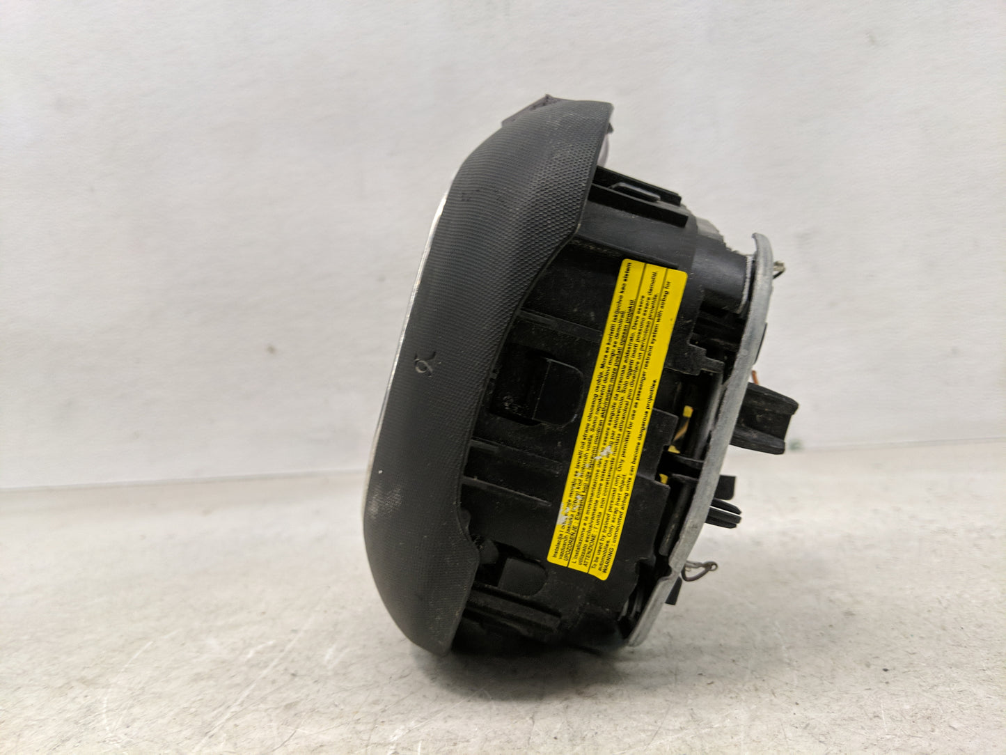 2014 Fiat 500 Air Bag Driver Left Steering Wheel Mounted Fits OEM Used Auto Parts - Oemusedautoparts1.com