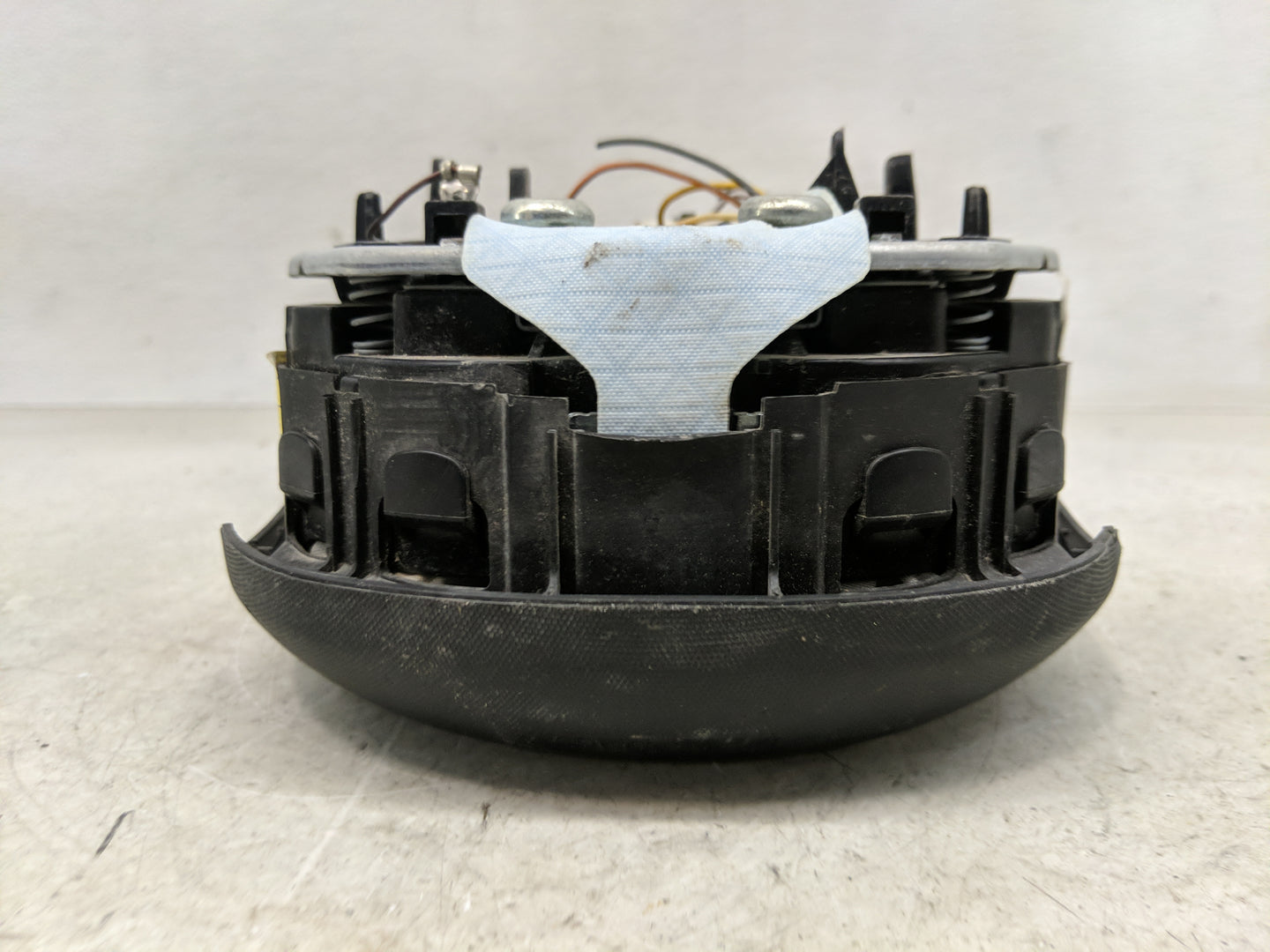2014 Fiat 500 Air Bag Driver Left Steering Wheel Mounted Fits OEM Used Auto Parts - Oemusedautoparts1.com