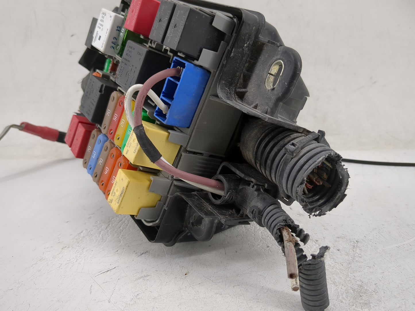 2014-2017 Fiat 500 Fusebox Fuse Box Panel Relay Module Fits Fits 2014 2015 2016 2017 OEM Used Auto Parts - Oemusedautoparts1