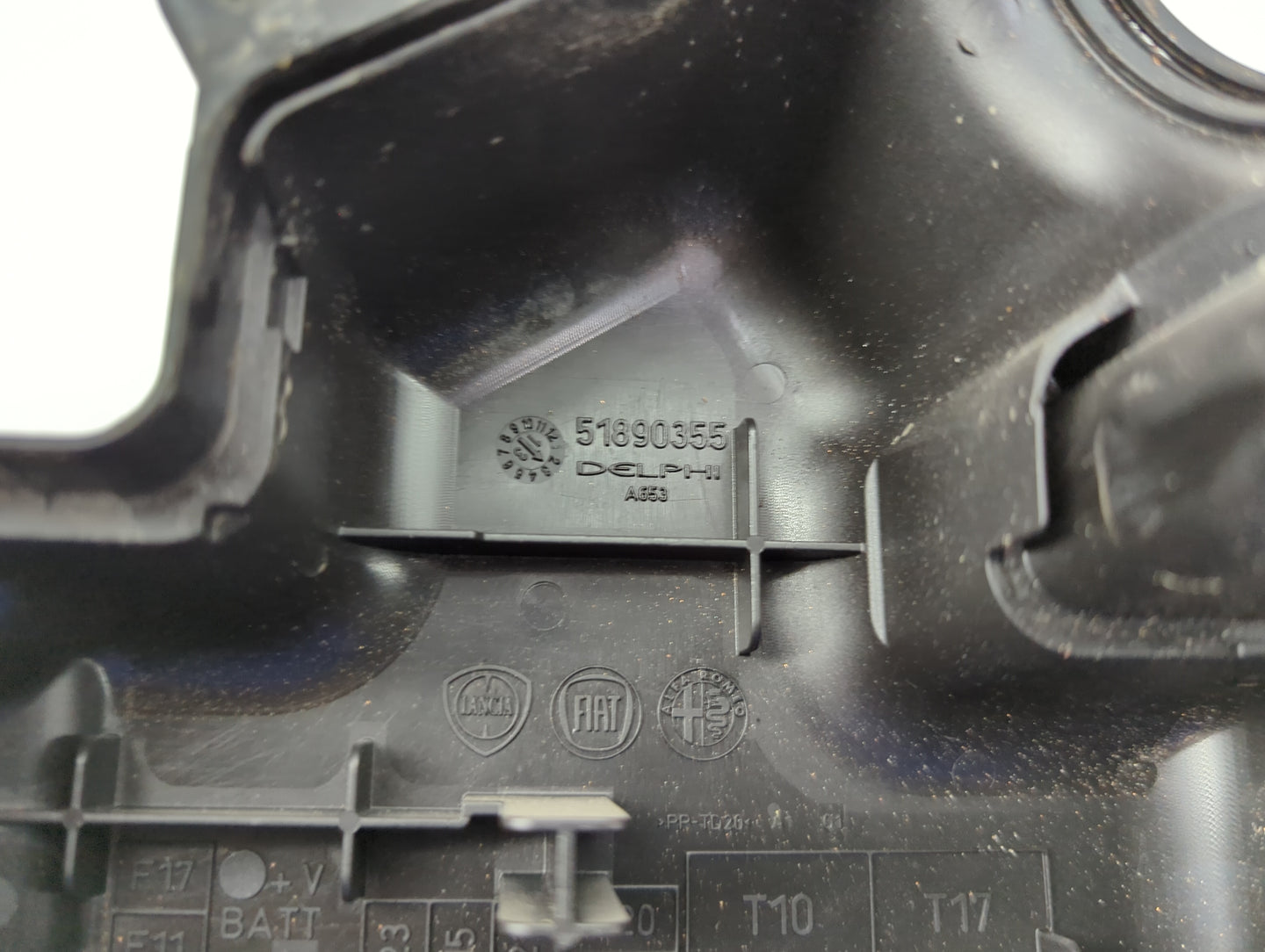 2014-2017 Fiat 500 Fusebox Fuse Box Panel Relay Module P/N:51890355 Fits Fits 2014 2015 2016 2017 OEM Used Auto Parts - Oemu