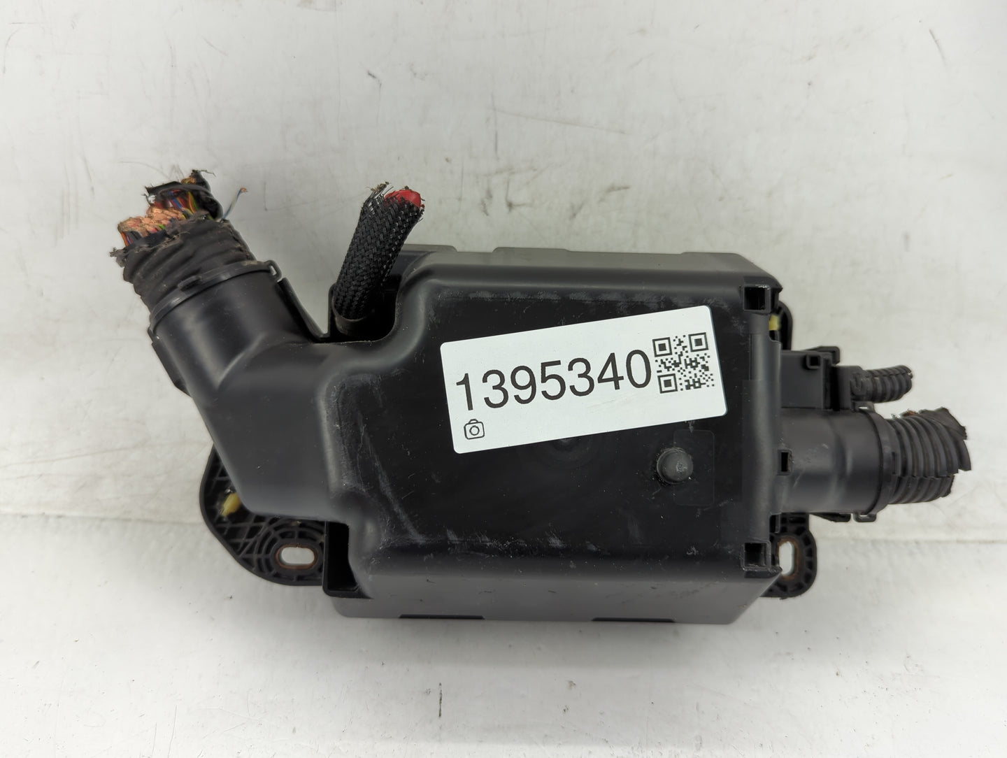 2014-2017 Fiat 500 Fusebox Fuse Box Panel Relay Module P/N:51890355 Fits Fits 2014 2015 2016 2017 OEM Used Auto Parts - Oemu