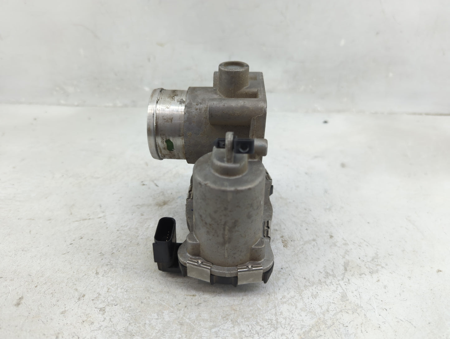 2012-2017 Fiat 500 Throttle Body P/N:04892945AA Fits Fits 2012 2013 2014 2015 2016 2017 OEM Used Auto Parts - Oemusedautopar