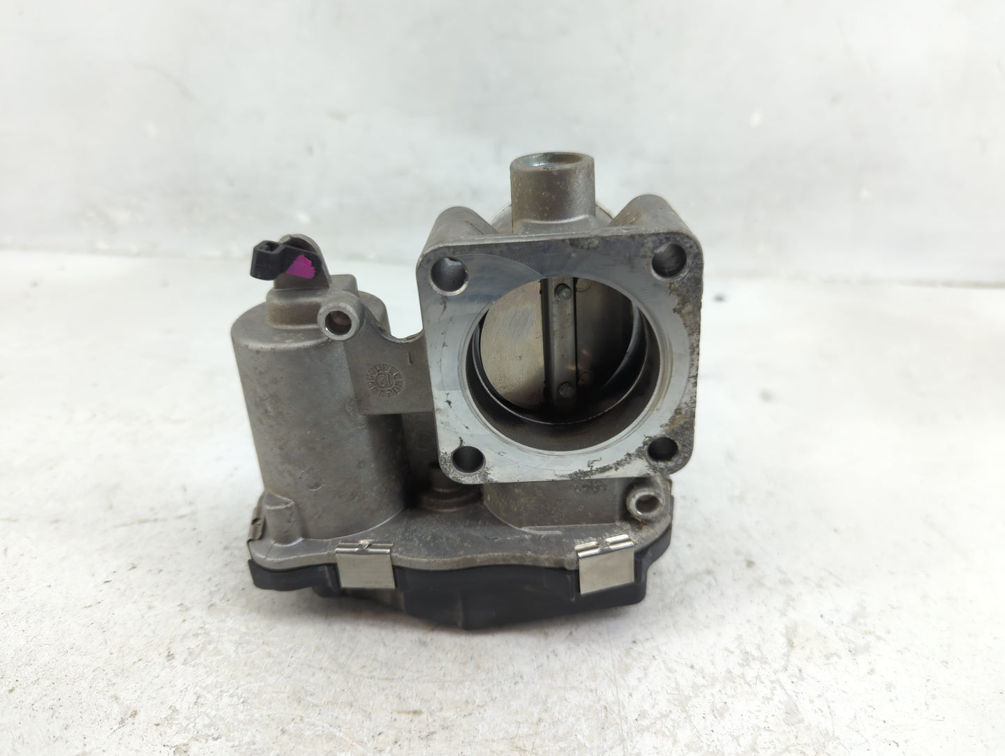 2012-2017 Fiat 500 Throttle Body P/N:04892945AA Fits Fits 2012 2013 2014 2015 2016 2017 OEM Used Auto Parts - Oemusedautopar