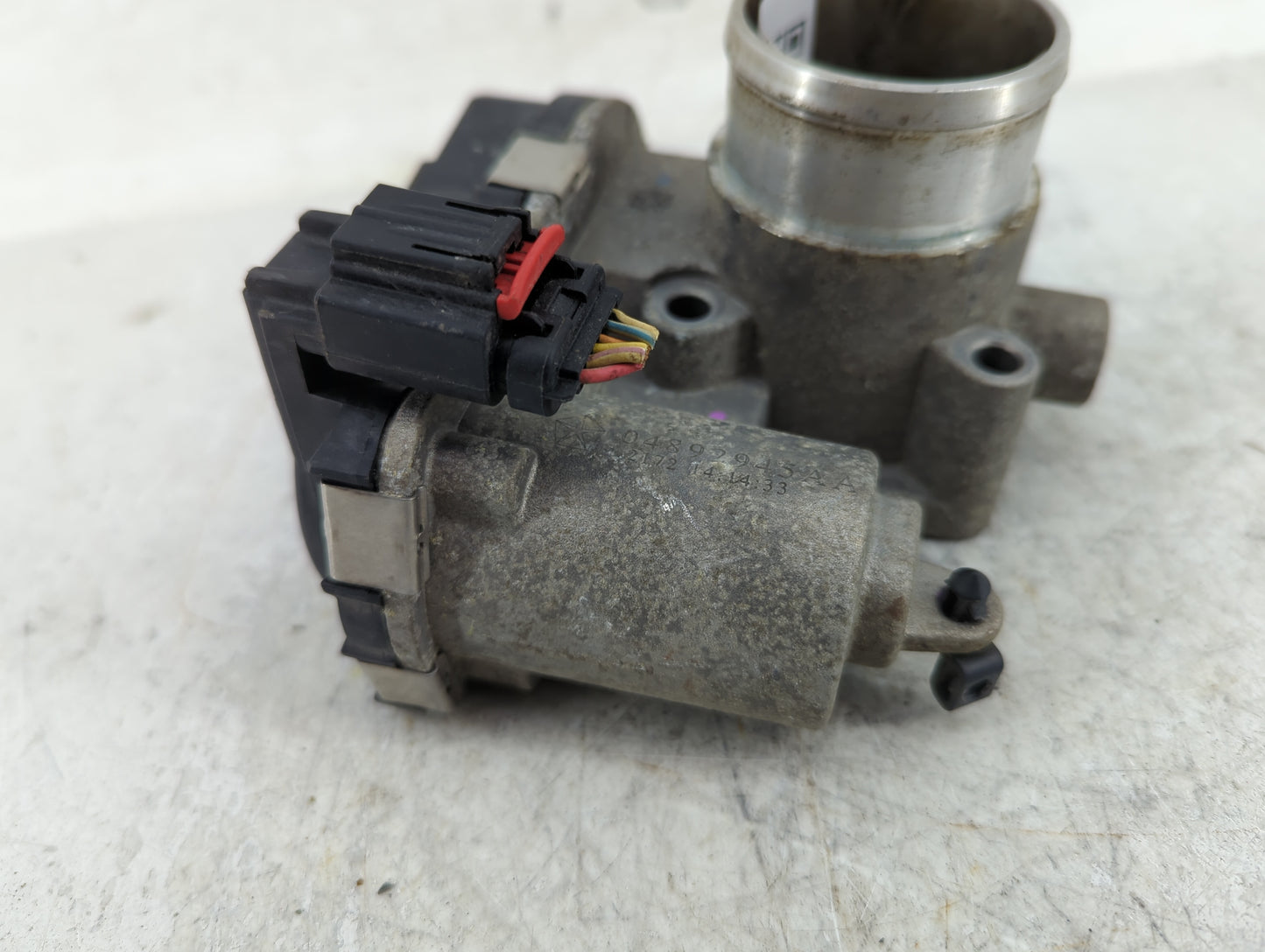 2013-2017 Fiat 500 Throttle Body P/N:04892945AA Fits Fits 2013 2014 2015 2016 2017 OEM Used Auto Parts - Oemusedautoparts1.c