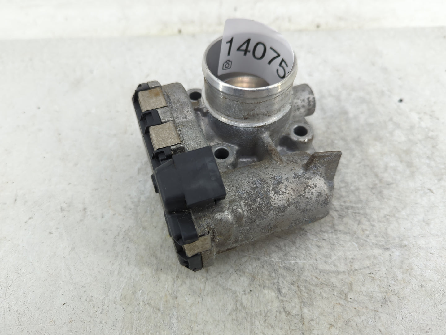 2012-2017 Fiat 500 Throttle Body P/N:028075568 Fits Fits 2012 2013 2014 2015 2016 2017 OEM Used Auto Parts - Oemusedautopart