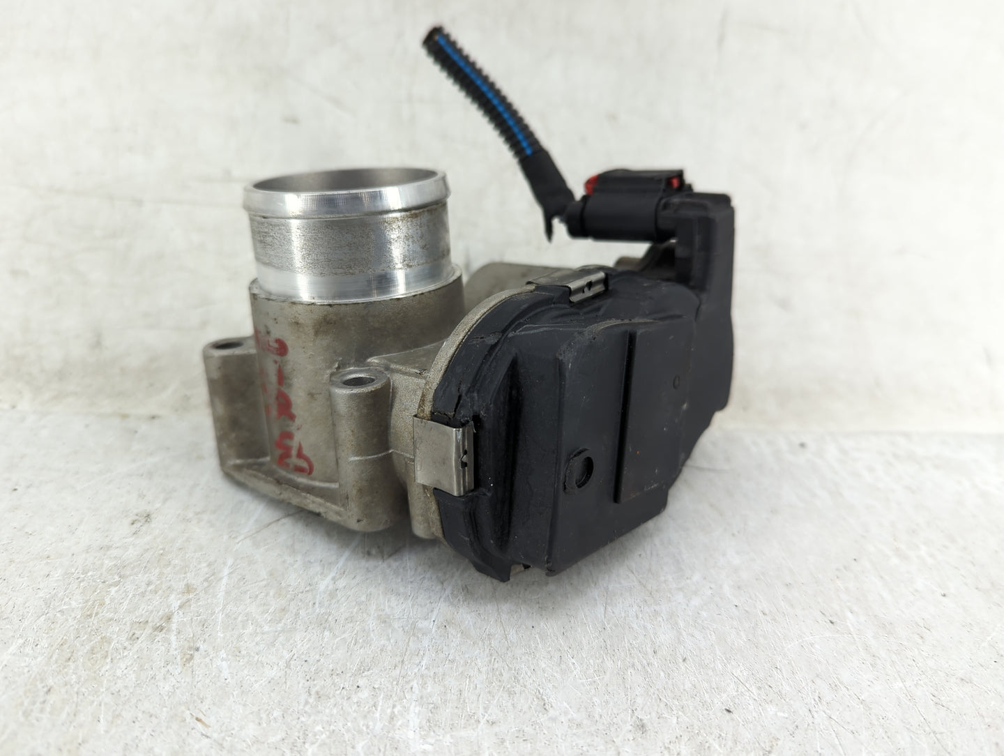 2013-2017 Fiat 500 Throttle Body P/N:04892945AA Fits Fits 2013 2014 2015 2016 2017 OEM Used Auto Parts - Oemusedautoparts1.c