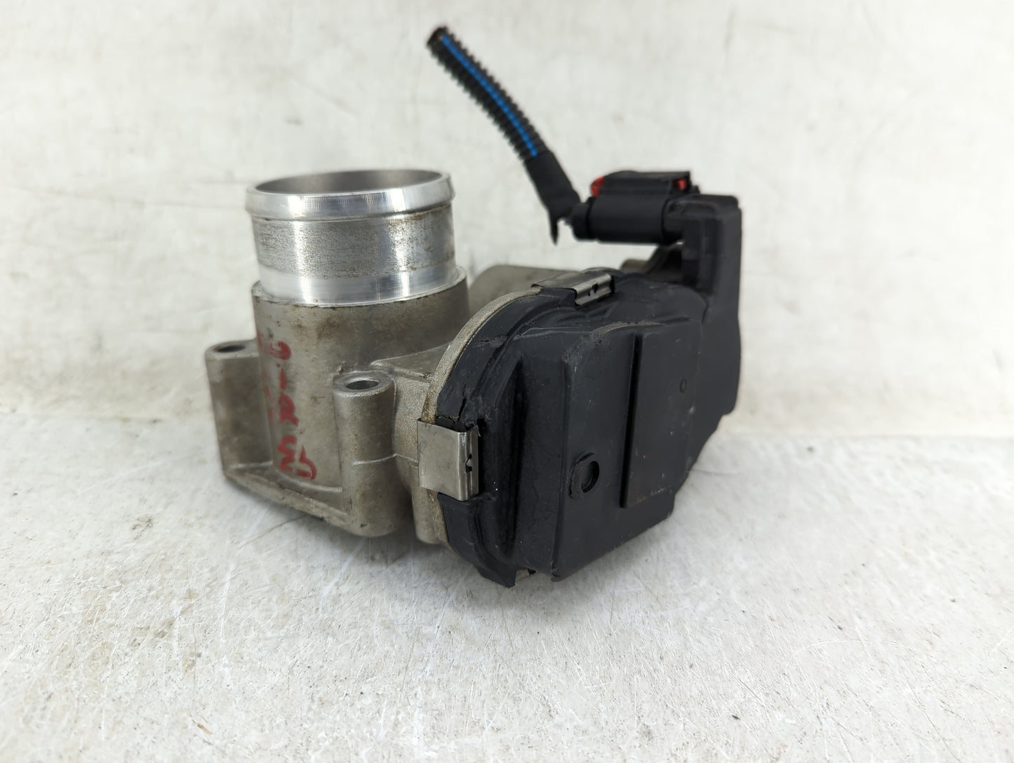 2013-2017 Fiat 500 Throttle Body P/N:04892945AA Fits Fits 2013 2014 2015 2016 2017 OEM Used Auto Parts - Oemusedautoparts1.c