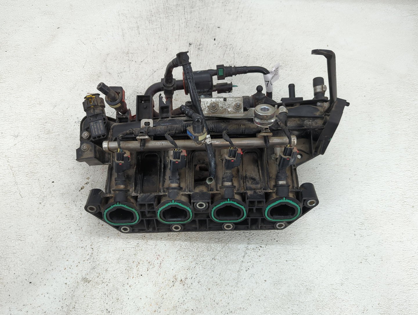 2014-2017 Fiat 500 Air Intake Manifold P/N:1329902 Fits Fits 2014 2015 2016 2017 OEM Used Auto Parts - Oemusedautoparts1.com