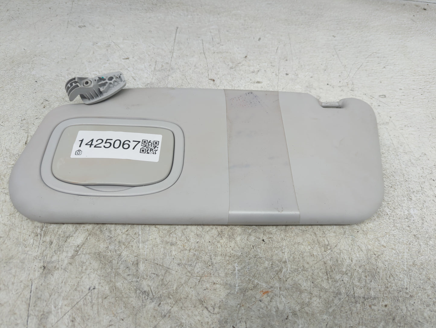 2014 Fiat 500 Sun Visor Shade Replacement Driver Left Mirror Fits OEM Used Auto Parts - Oemusedautoparts1.com
