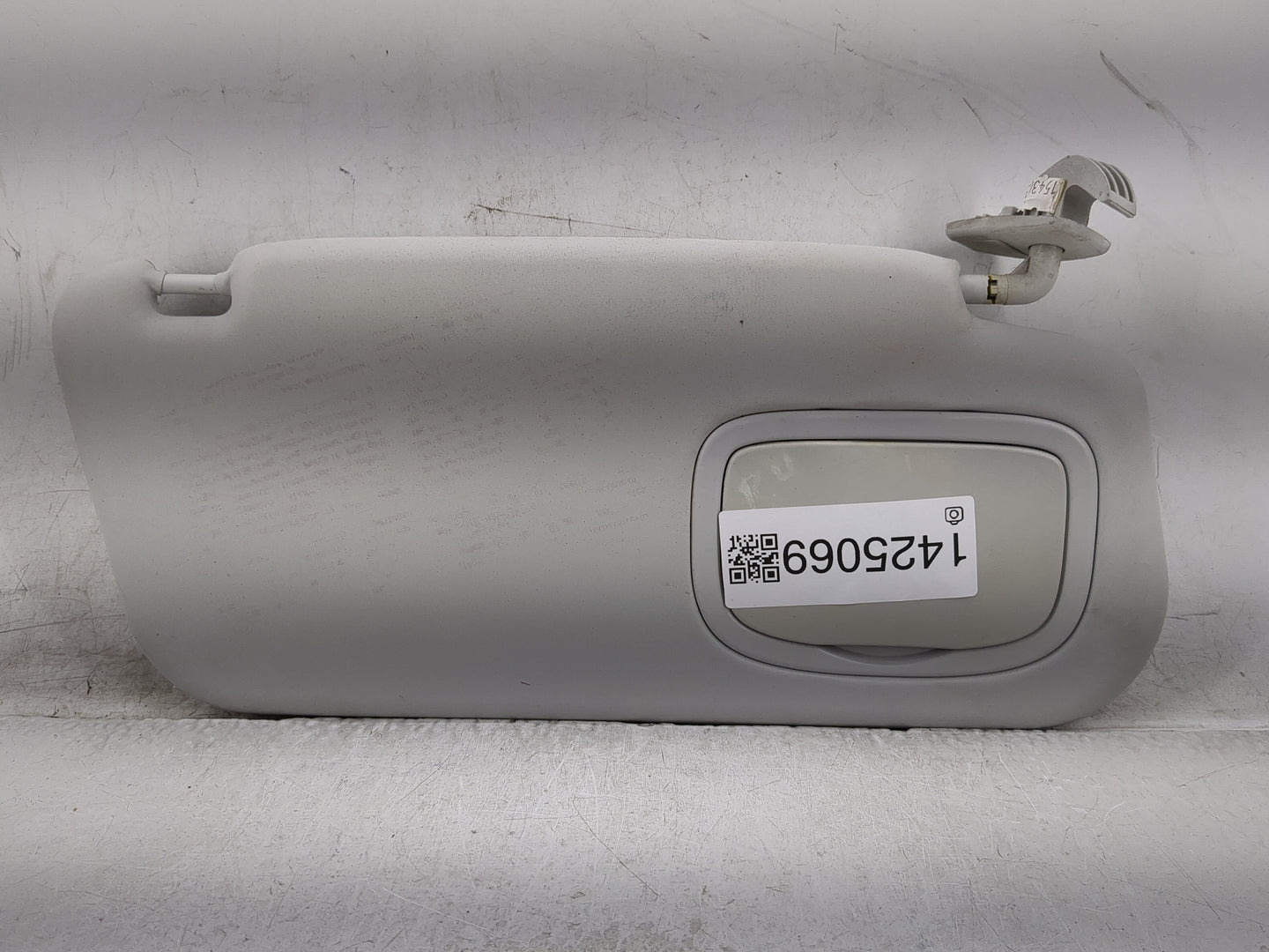 2014 Fiat 500 Sun Visor Shade Replacement Passenger Right Mirror Fits OEM Used Auto Parts - Oemusedautoparts1.com