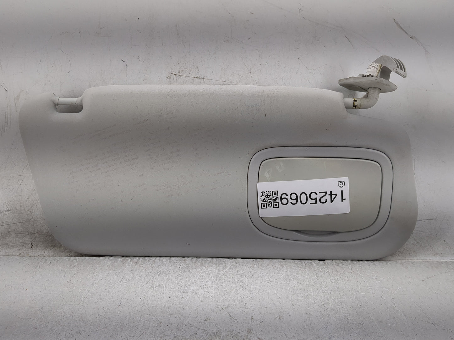 2014 Fiat 500 Sun Visor Shade Replacement Passenger Right Mirror Fits OEM Used Auto Parts - Oemusedautoparts1.com