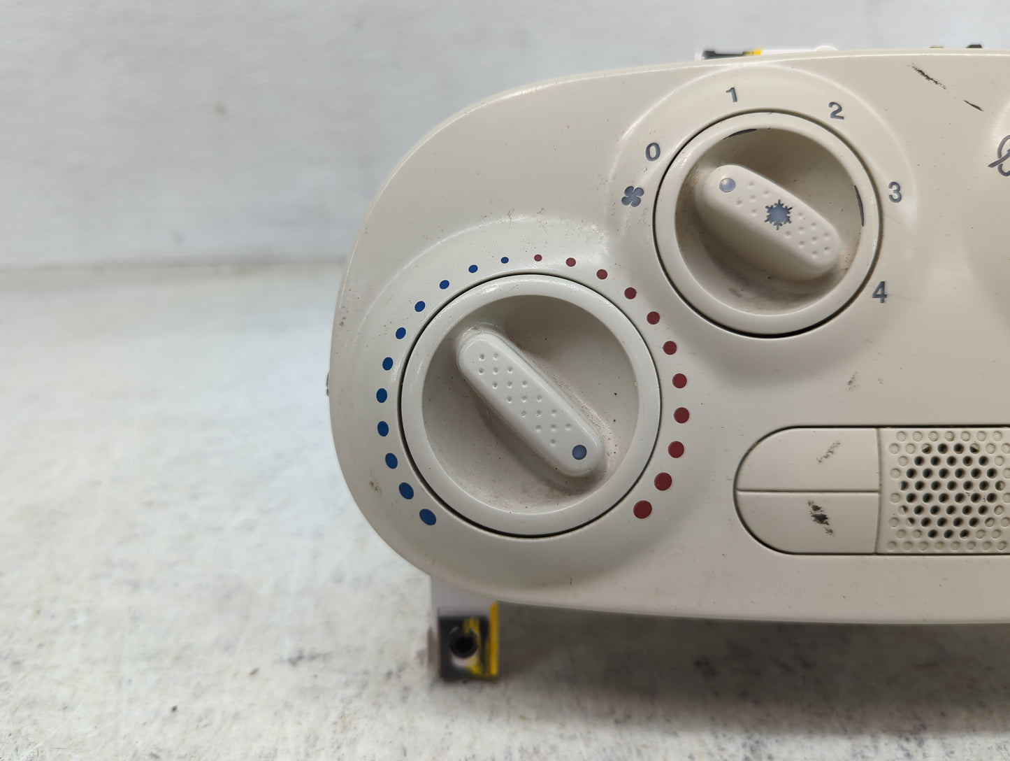 2014 Fiat 500 Climate Control Module Temperature AC/Heater Replacement P/N:AA146570-7743 Fits OEM Used Auto Parts - Oemuseda