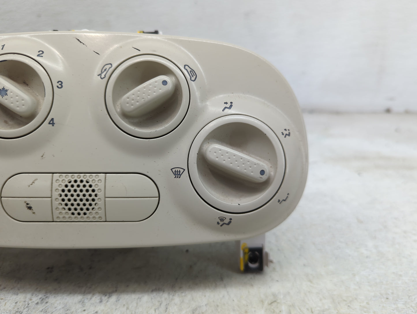 2014 Fiat 500 Climate Control Module Temperature AC/Heater Replacement P/N:AA146570-7743 Fits OEM Used Auto Parts - Oemuseda