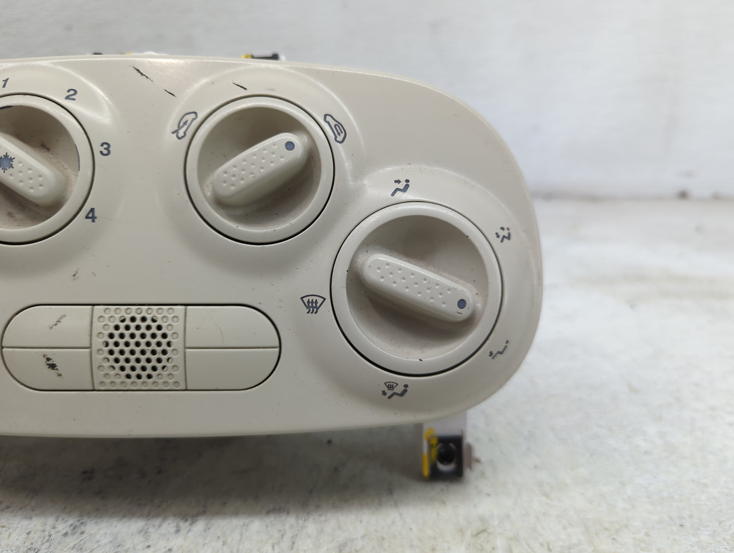 2014 Fiat 500 Climate Control Module Temperature AC/Heater Replacement P/N:AA146570-7743 Fits OEM Used Auto Parts - Oemuseda