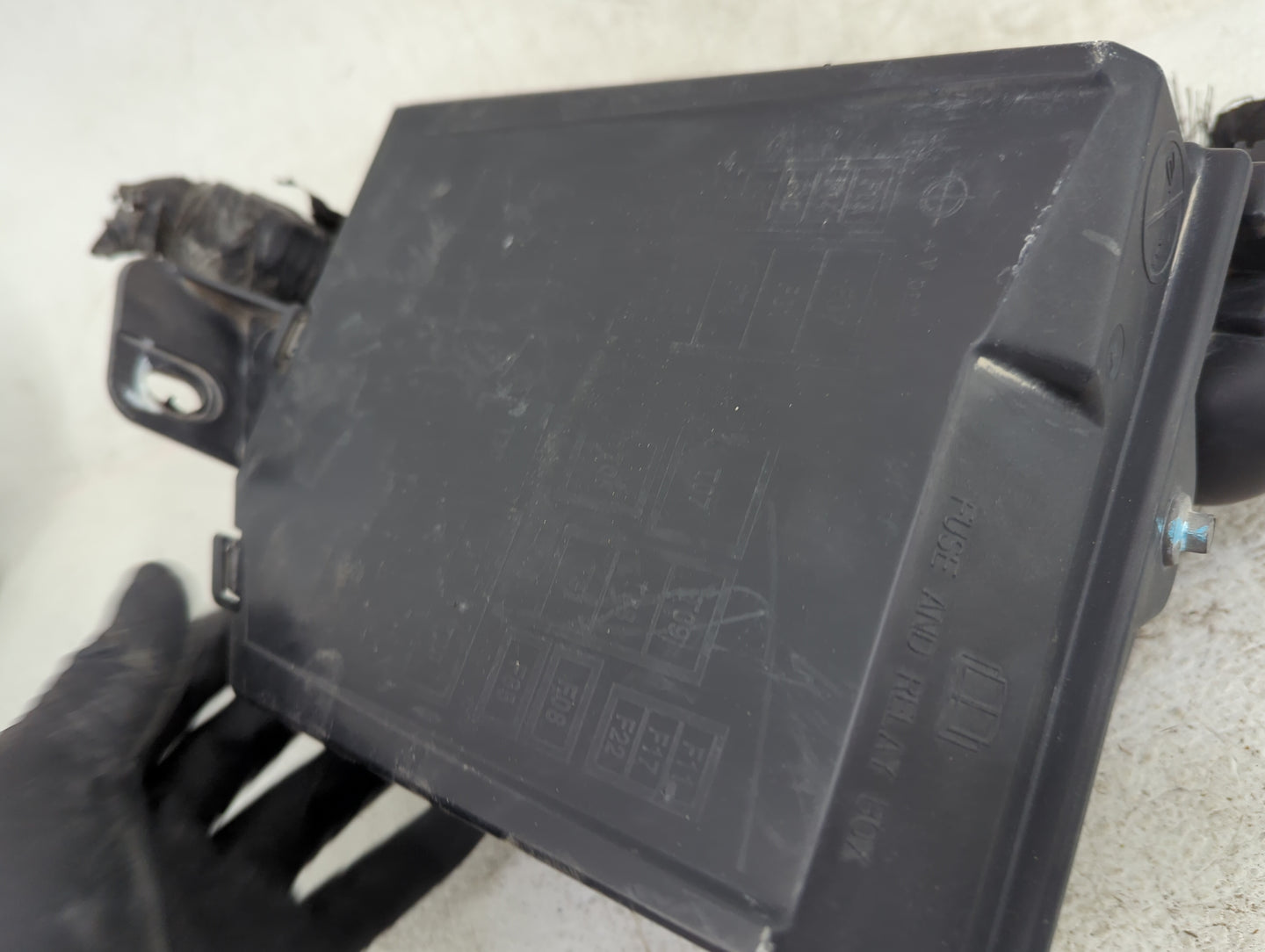 2012-2017 Fiat 500 Fusebox Fuse Box Panel Relay Module Fits Fits 2012 2013 2014 2015 2016 2017 OEM Used Auto Parts - Oemused