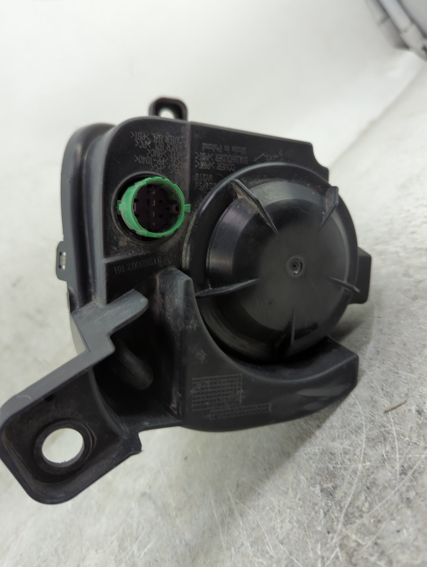 2012-2019 Fiat 500 Passenger Right Oem Head Light Headlight Lamp - Oemusedautoparts1.com