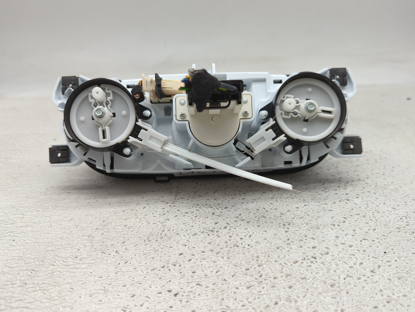 2012-2017 Fiat 500 Climate Control Module Temperature AC/Heater Replacement P/N:A83028400 735557283 Fits OEM Used Auto Parts