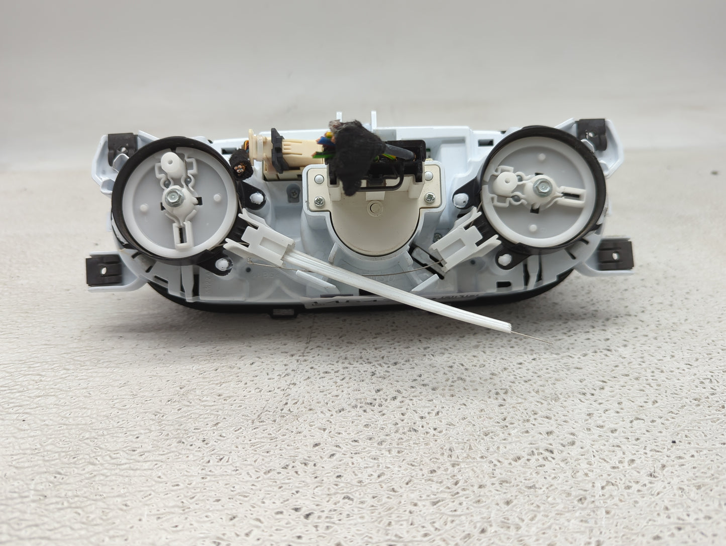 2012-2017 Fiat 500 Climate Control Module Temperature AC/Heater Replacement P/N:A83028400 735557283 Fits OEM Used Auto Parts