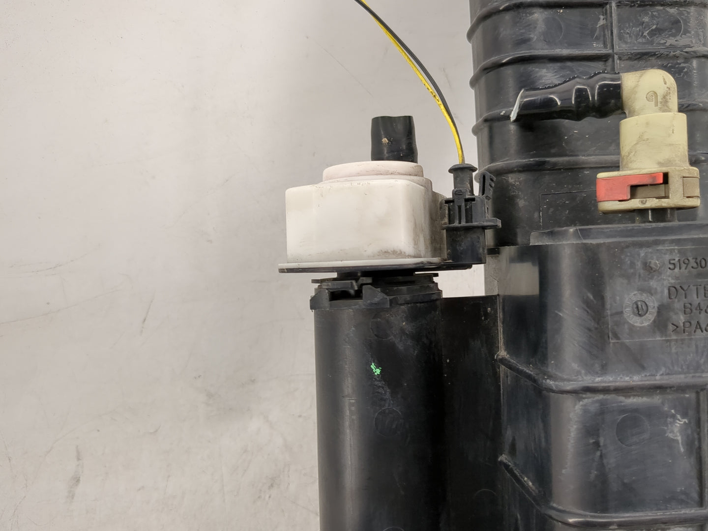 2014 Fiat 500 Fuel Vapor Charcoal Canister 1461830 - Oemusedautoparts1.com