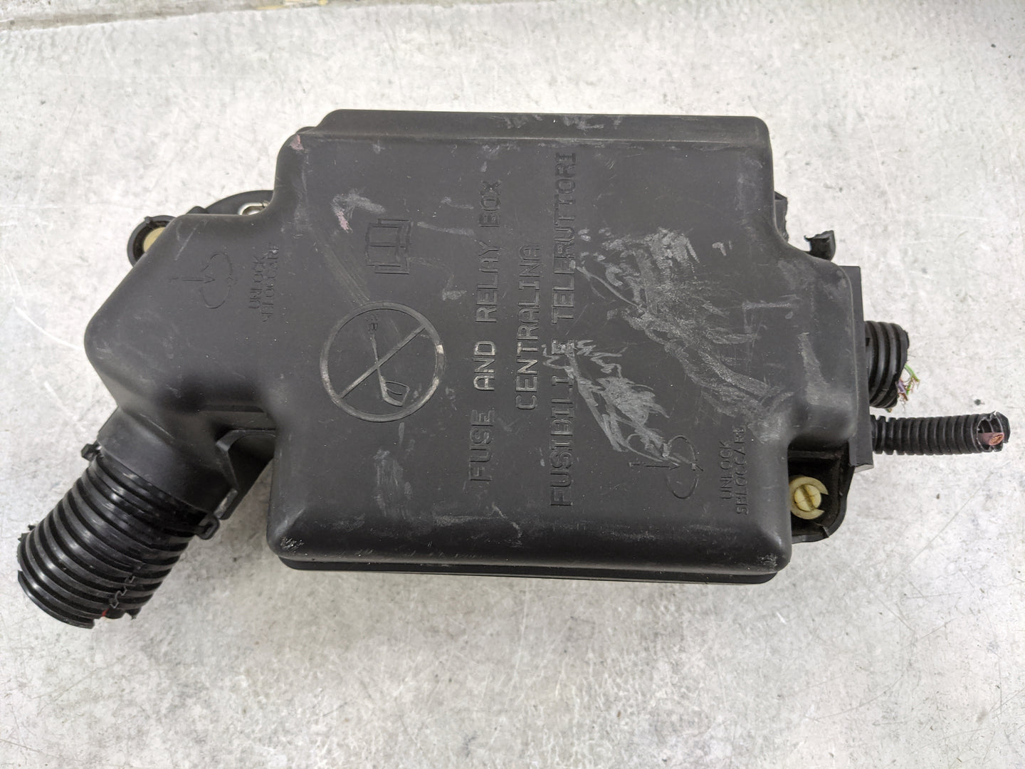 2014-2017 Fiat 500 Fusebox Fuse Box Panel Relay Module Fits Fits 2014 2015 2016 2017 OEM Used Auto Parts - Oemusedautoparts1