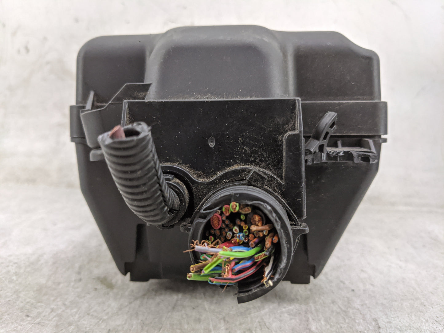 2014-2017 Fiat 500 Fusebox Fuse Box Panel Relay Module Fits Fits 2014 2015 2016 2017 OEM Used Auto Parts - Oemusedautoparts1