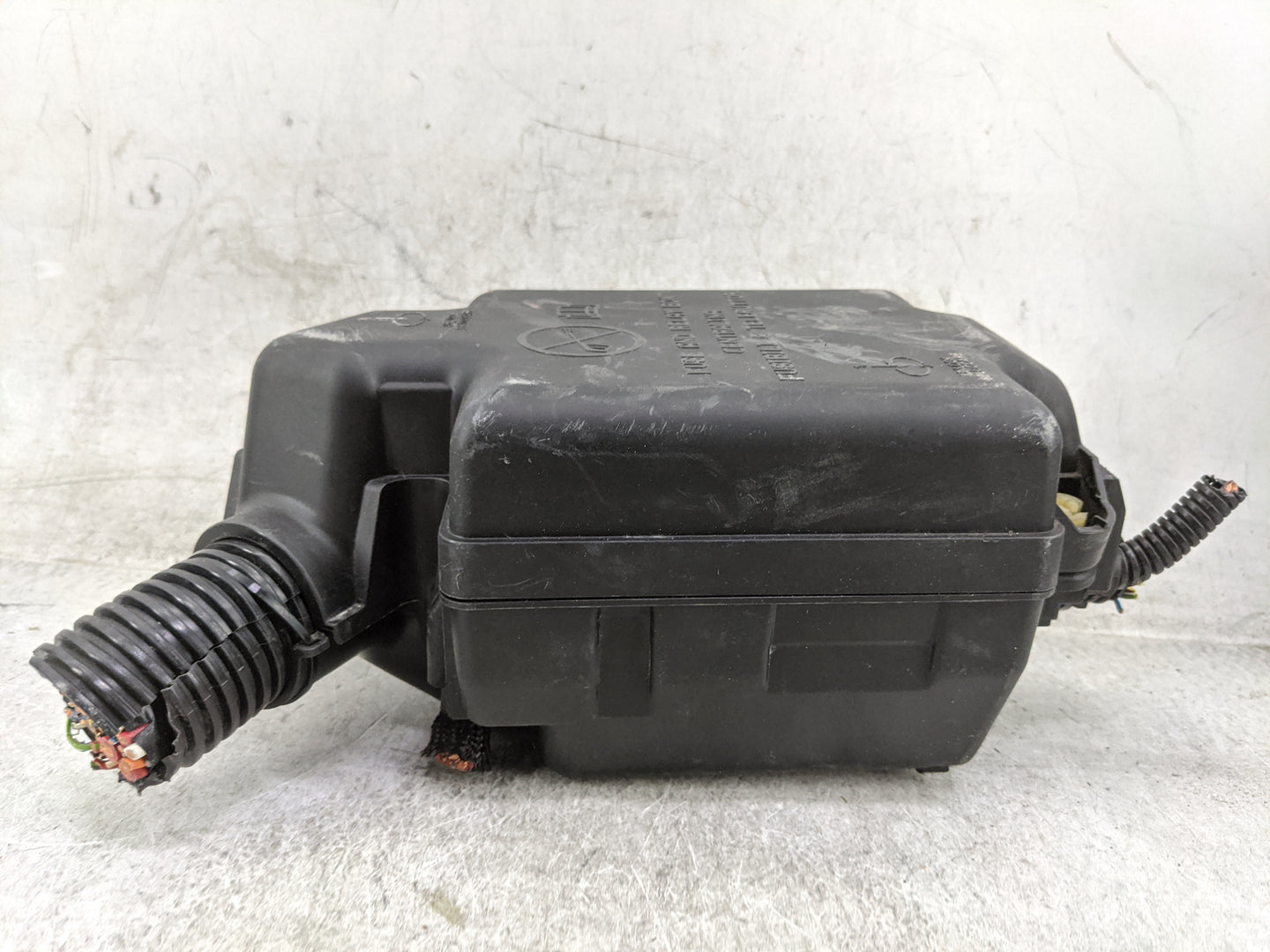 2014-2017 Fiat 500 Fusebox Fuse Box Panel Relay Module Fits Fits 2014 2015 2016 2017 OEM Used Auto Parts - Oemusedautoparts1