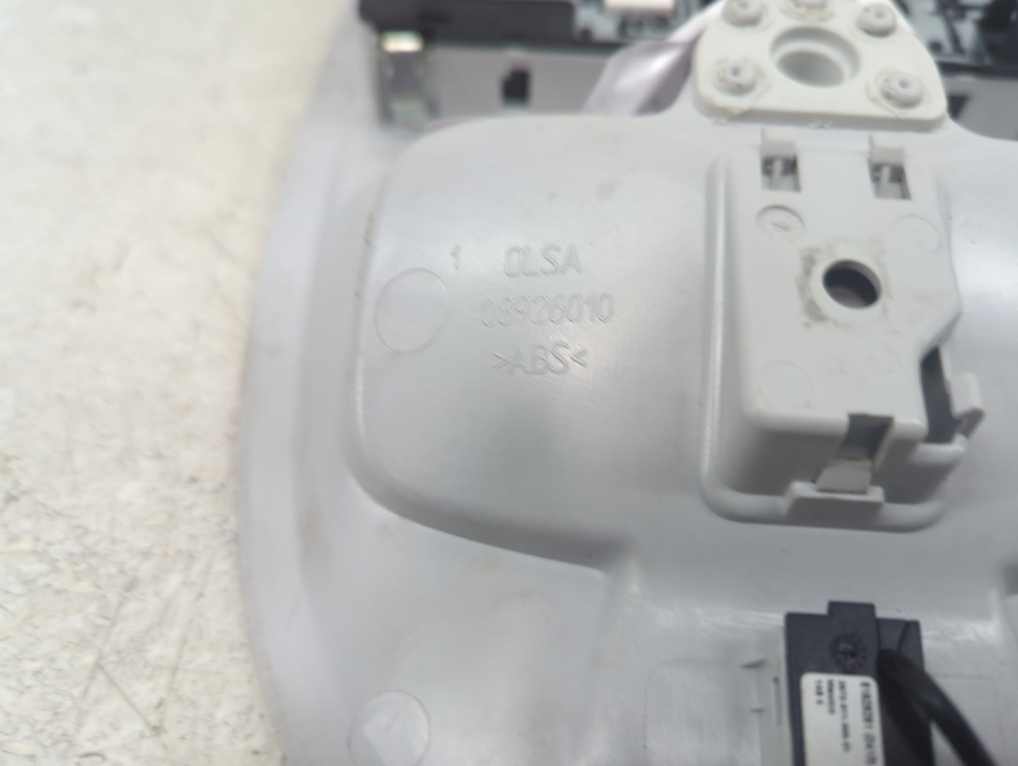 2014 Fiat 500 Overhead Roof Console Interior Dome Light Light Gray - Oemusedautoparts1.com