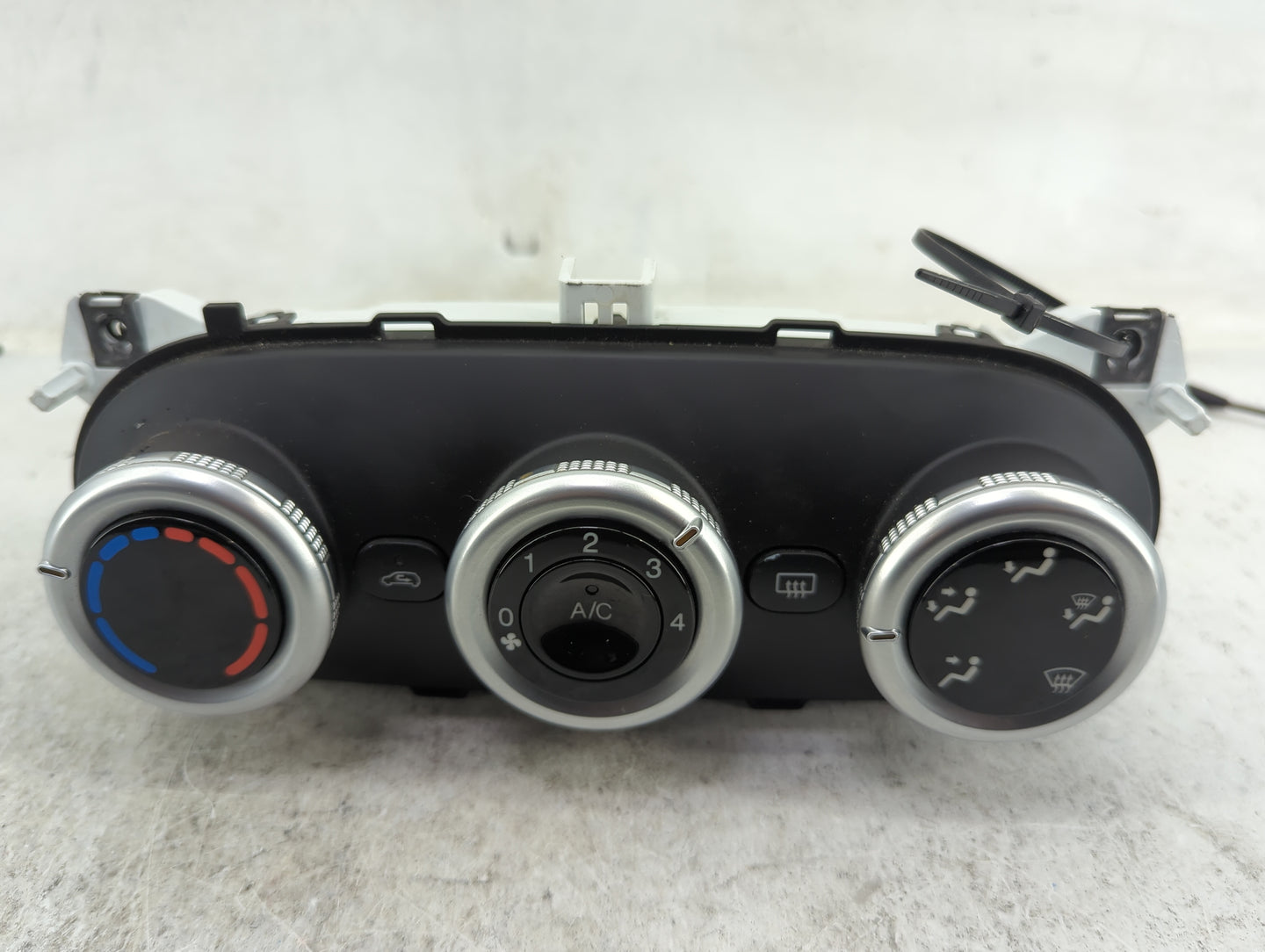 2014 Fiat 500 Climate Control Module Temperature AC/Heater Replacement P/N:A83028400 0339130SS01, 735557283 Fits OEM Used Au