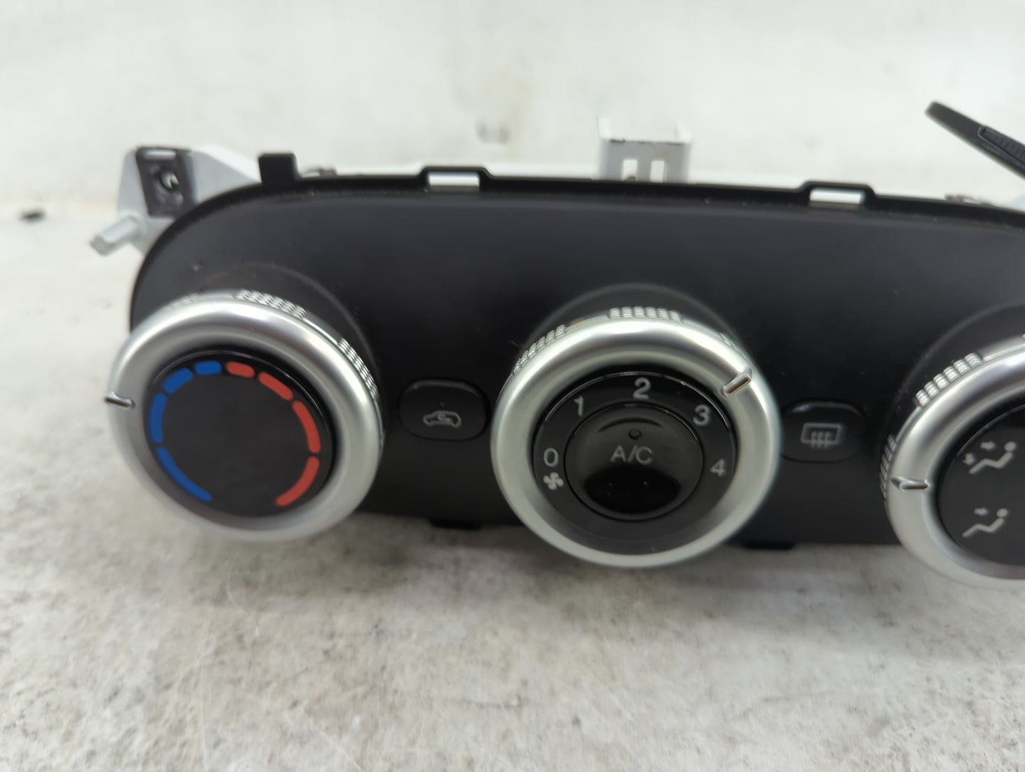 2014 Fiat 500 Climate Control Module Temperature AC/Heater Replacement P/N:A83028400 0339130SS01, 735557283 Fits OEM Used Au