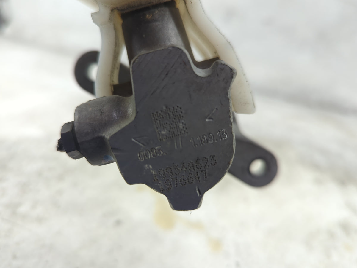 2014 Fiat 500 Brake Master Cylinder 1515948 - Oemusedautoparts1.com