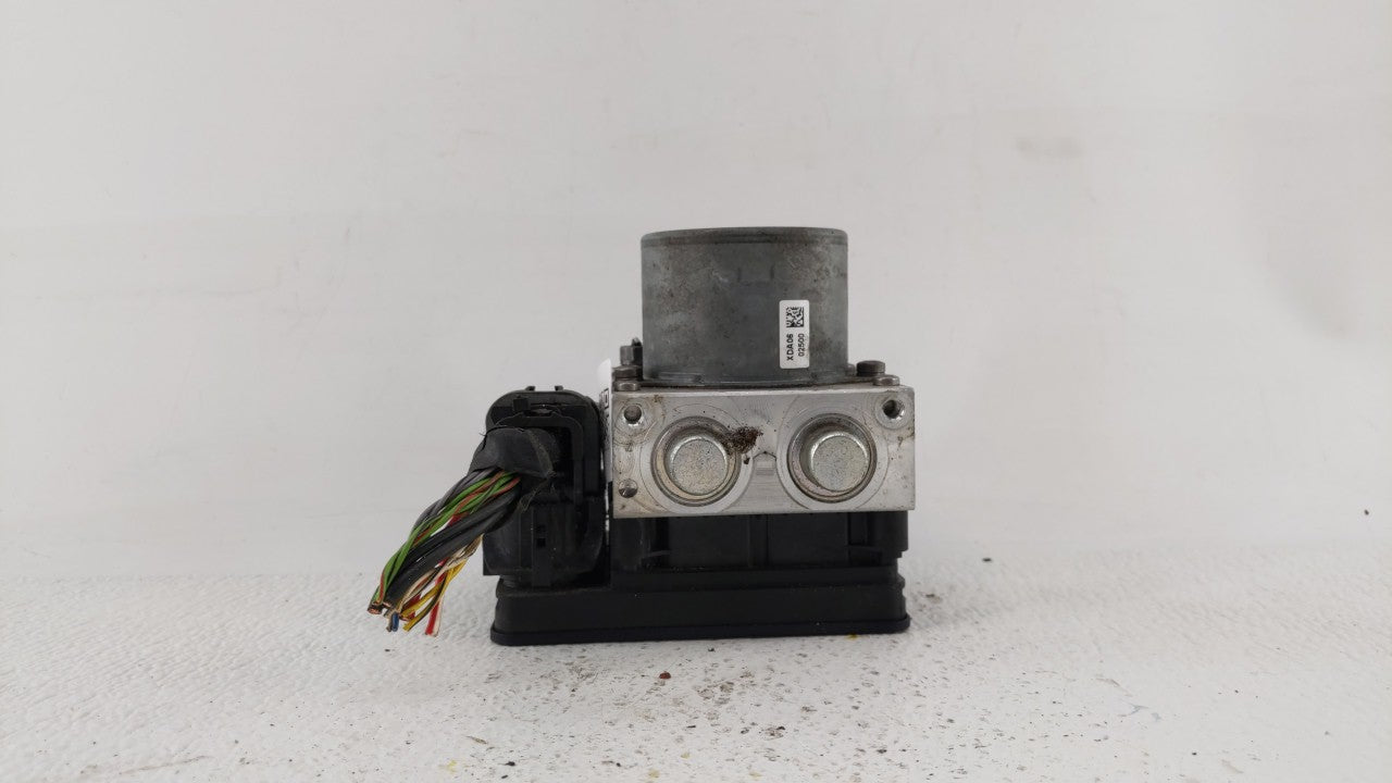 2014 Fiat 500 ABS Pump Control Module Replacement P/N:51920753 51973614 Fits OEM Used Auto Parts - Oemusedautoparts1.com