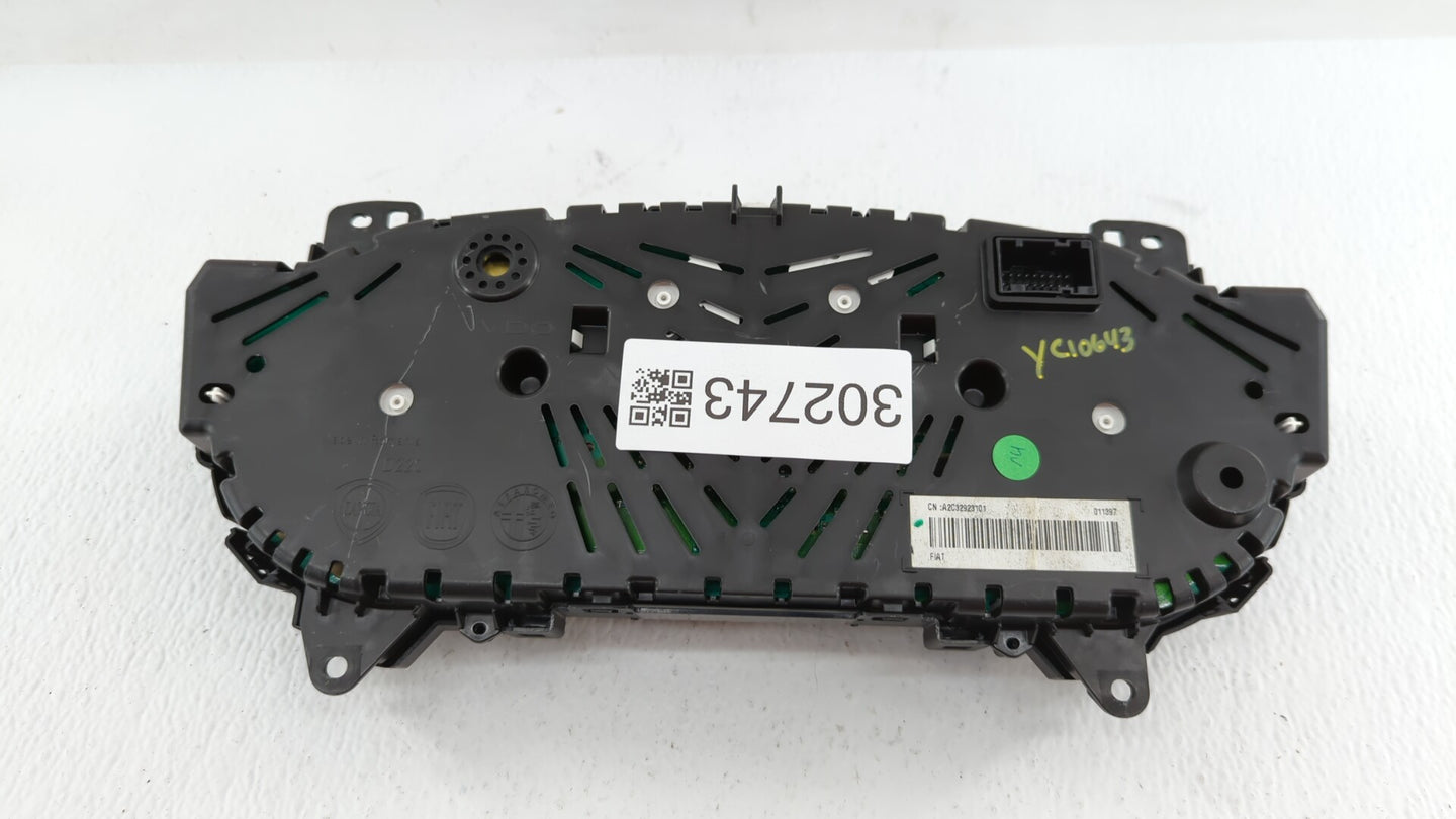 2014 Fiat 500 Instrument Cluster Speedometer Gauges P/N:51953204 51968251, 51975138, 51968387 Fits OEM Used Auto Parts - Oem