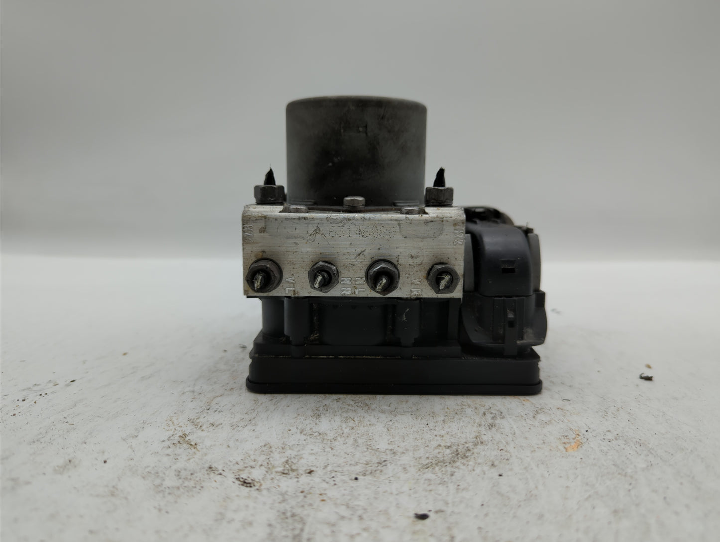 2014 Fiat 500 ABS Pump Control Module Replacement P/N:51920753 51973614 Fits OEM Used Auto Parts - Oemusedautoparts1.com