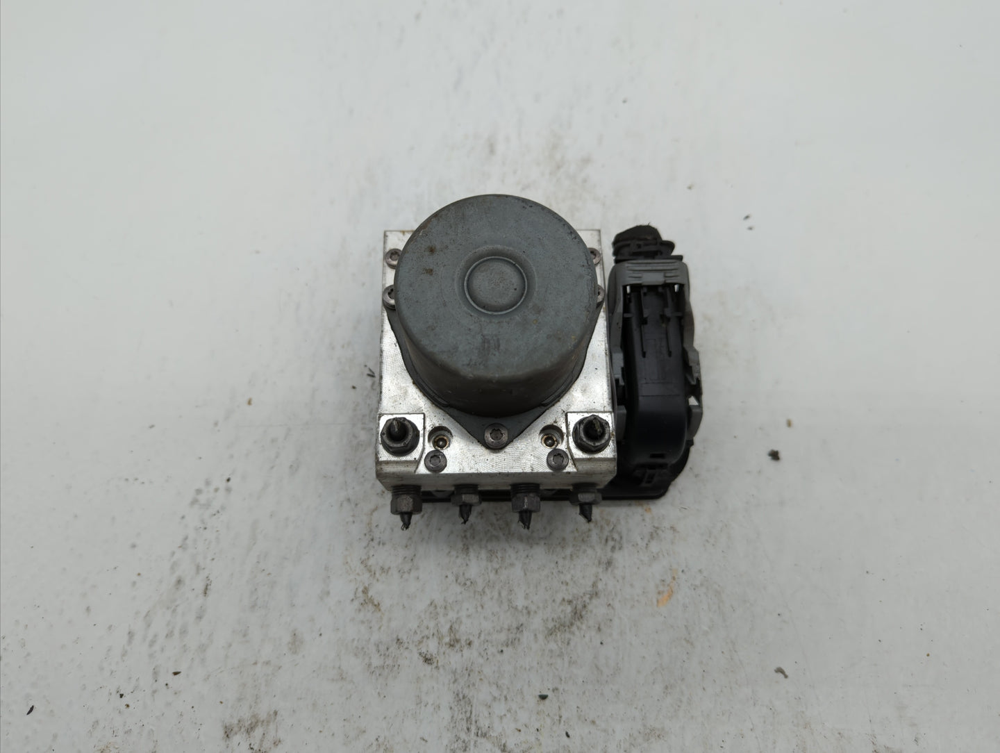 2014 Fiat 500 ABS Pump Control Module Replacement P/N:51920753 51973614 Fits OEM Used Auto Parts - Oemusedautoparts1.com