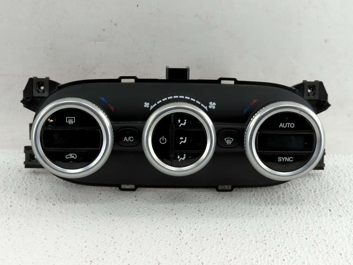 2014 Fiat 500 Climate Control Module Temperature AC/Heater Replacement P/N:A83030900 735580634 Fits OEM Used Auto Parts - Oe