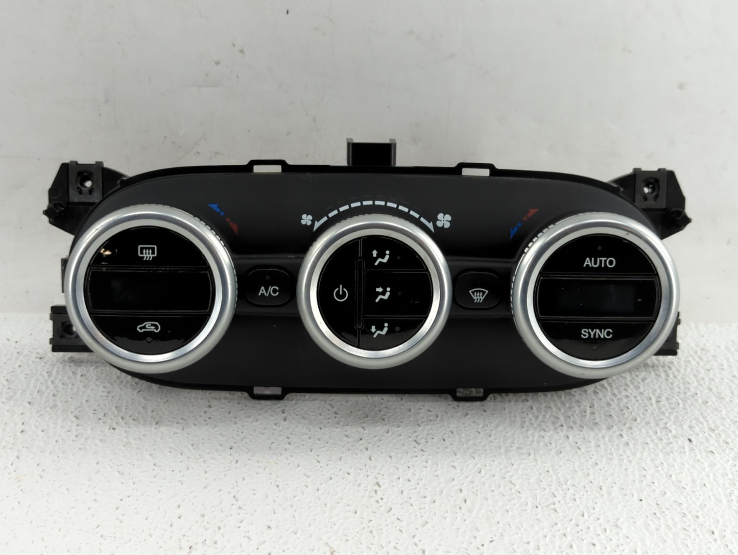 2014 Fiat 500 Climate Control Module Temperature AC/Heater Replacement P/N:A83030900 735580634 Fits OEM Used Auto Parts - Oe