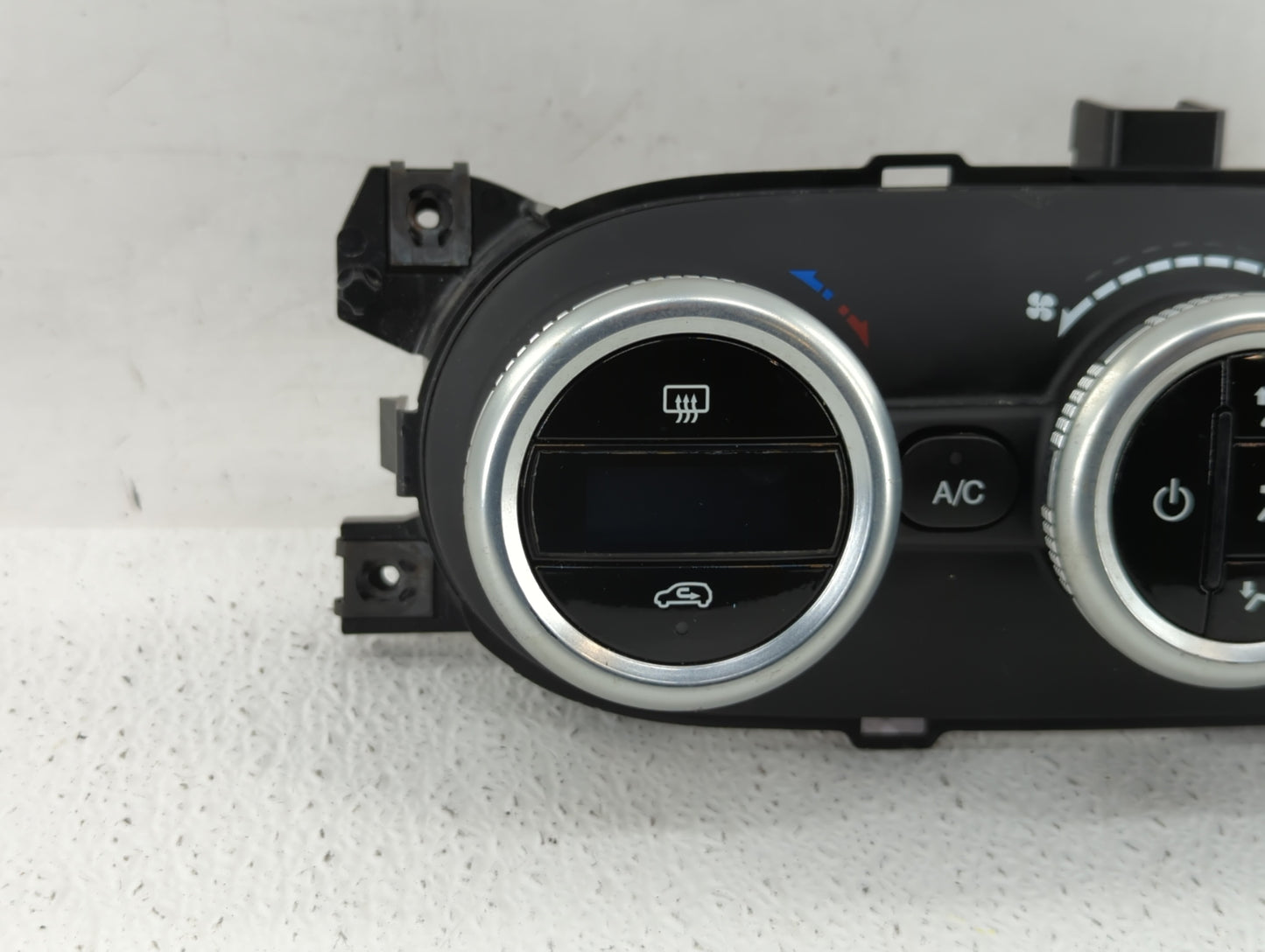 2014 Fiat 500 Climate Control Module Temperature AC/Heater Replacement P/N:A83030900 735580634 Fits OEM Used Auto Parts - Oe