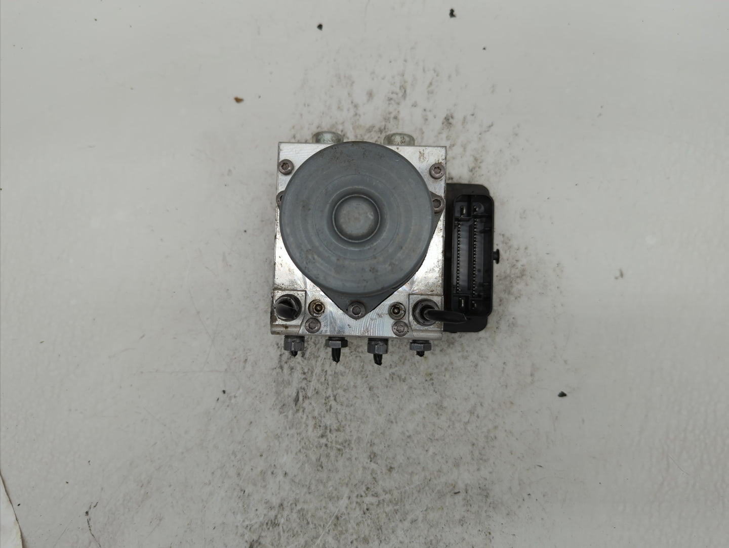 2014 Fiat 500 ABS Pump Control Module Replacement P/N:51920753 51973614 Fits OEM Used Auto Parts - Oemusedautoparts1.com
